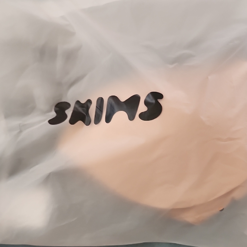 SKIMS Soft Beige Bra